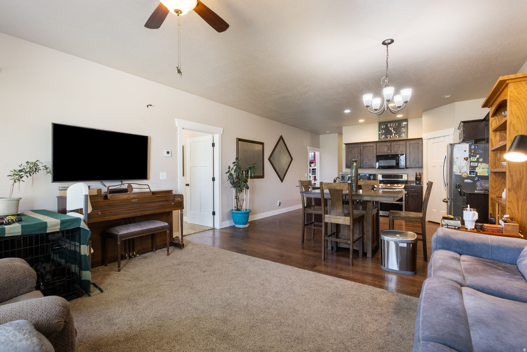 EAGLE CREST - Residential