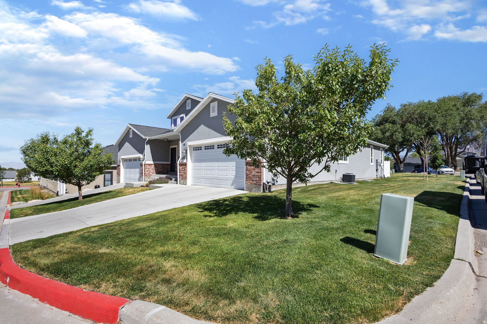 EAGLE CREST - Residential