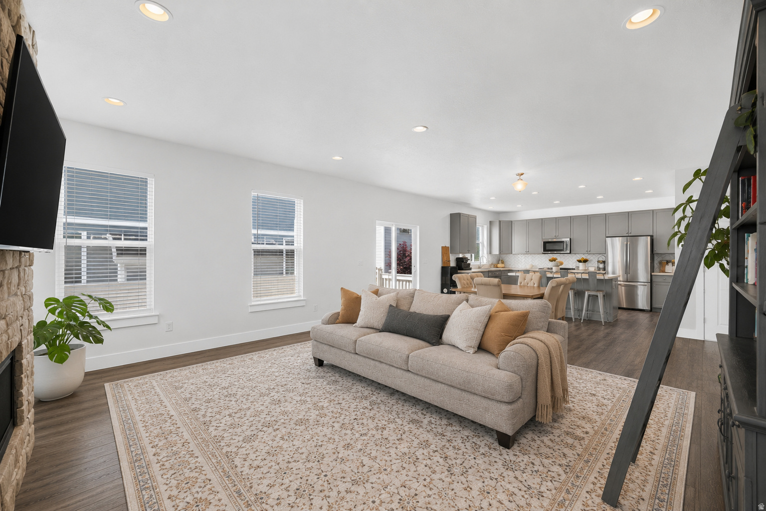 COTTAGE COURT 2 - Residential
