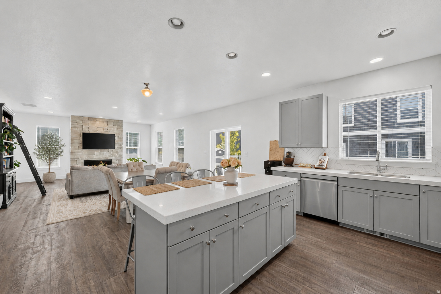 COTTAGE COURT 2 - Residential