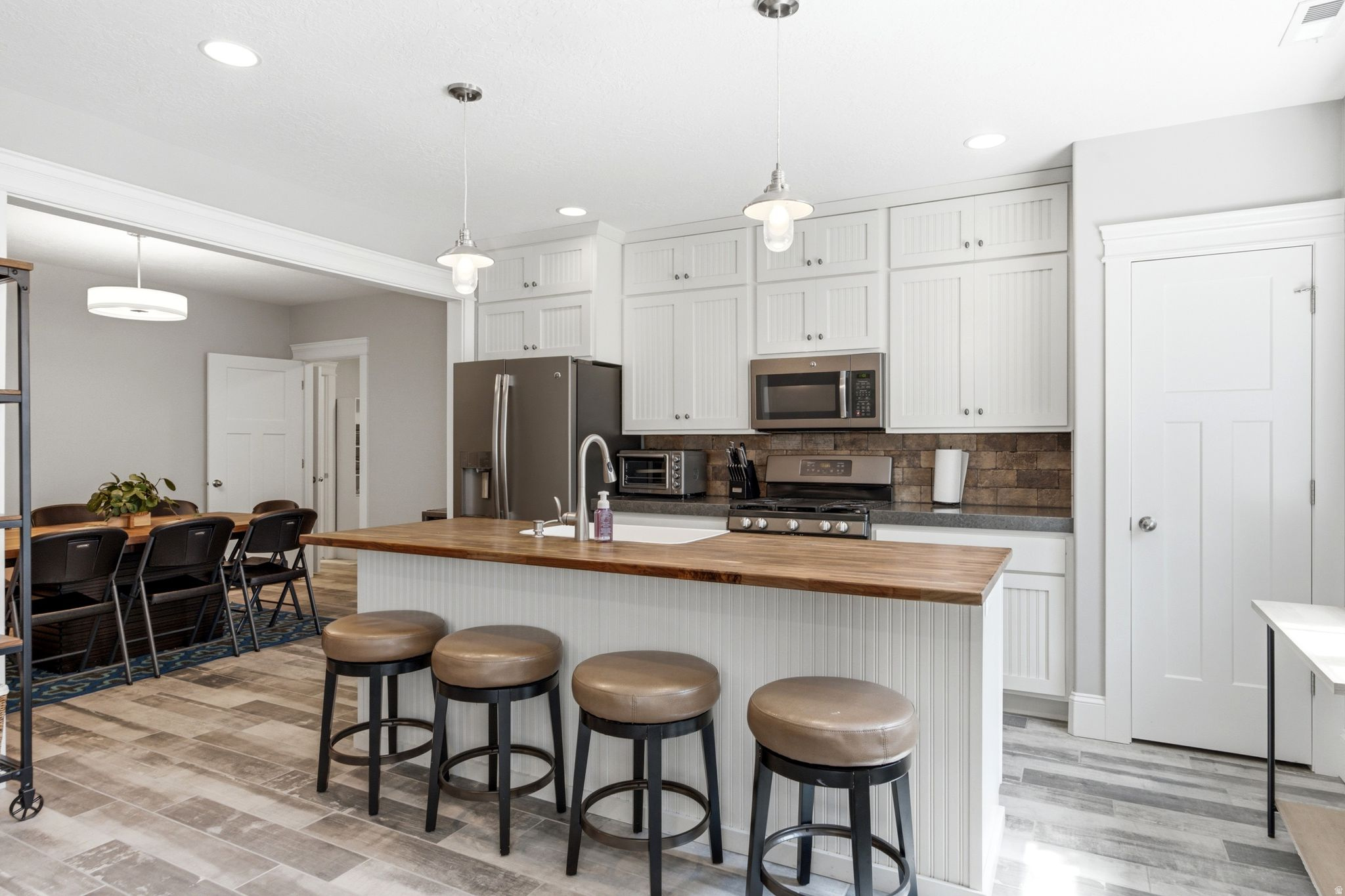 HILL FARMS - Residential