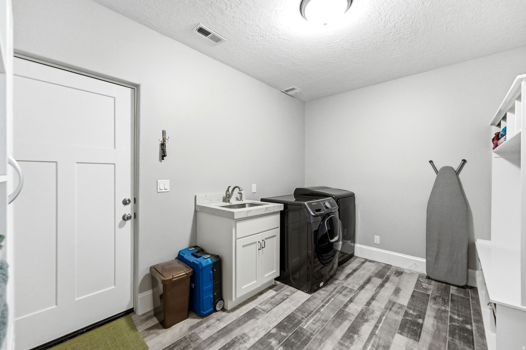 HILL FARMS - Residential