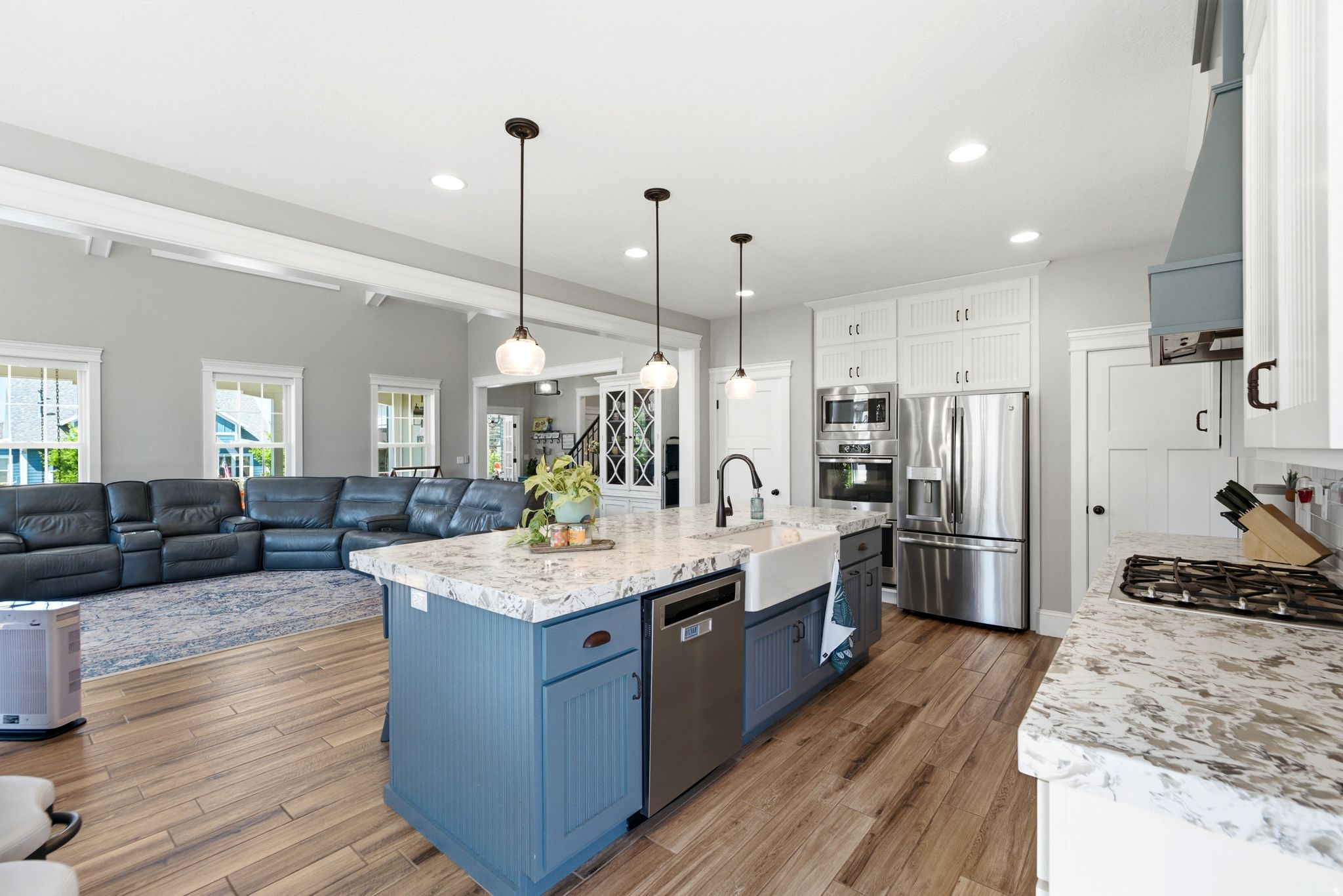 HILL FARMS - Residential
