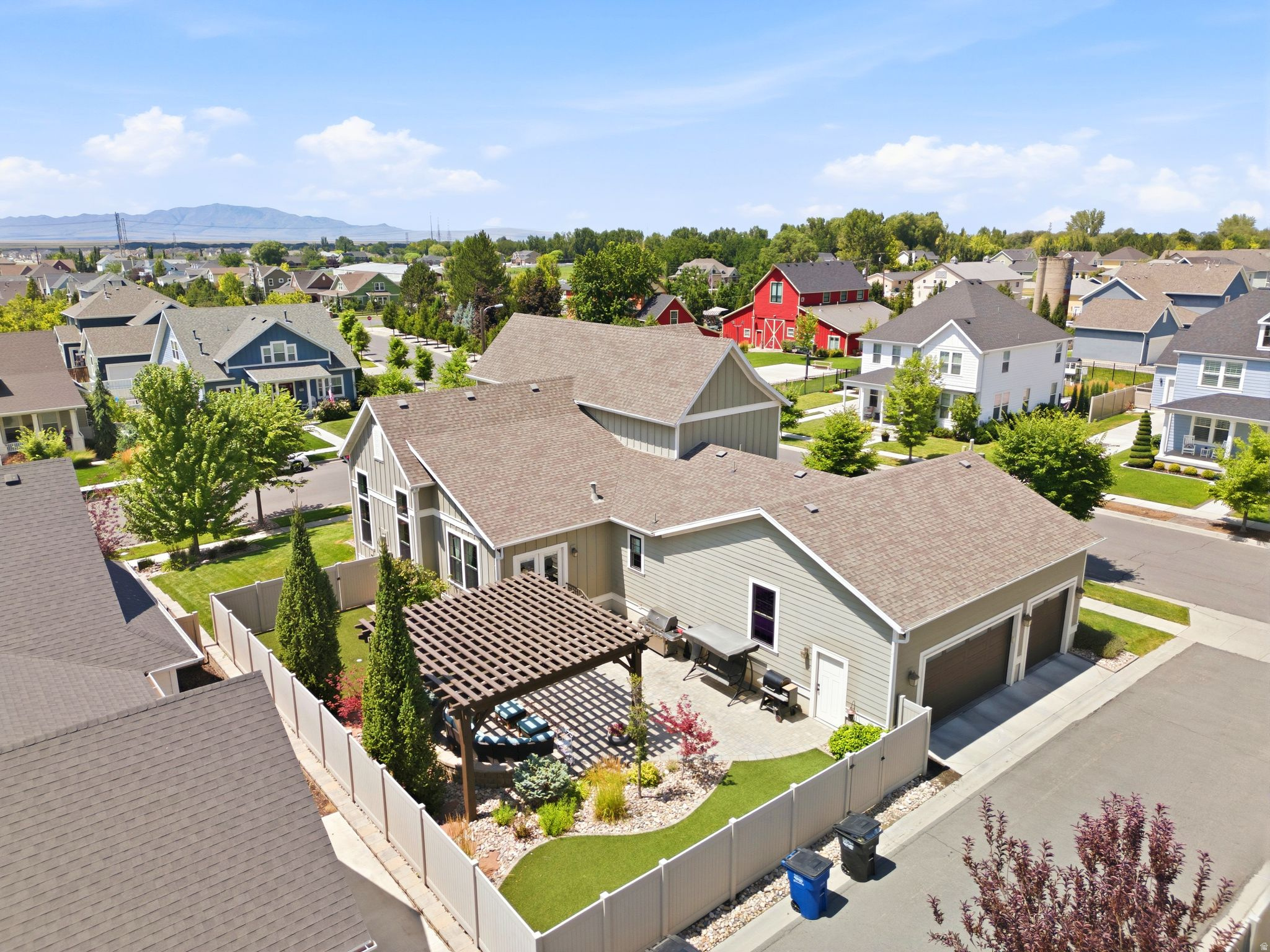 HILL FARMS - Residential
