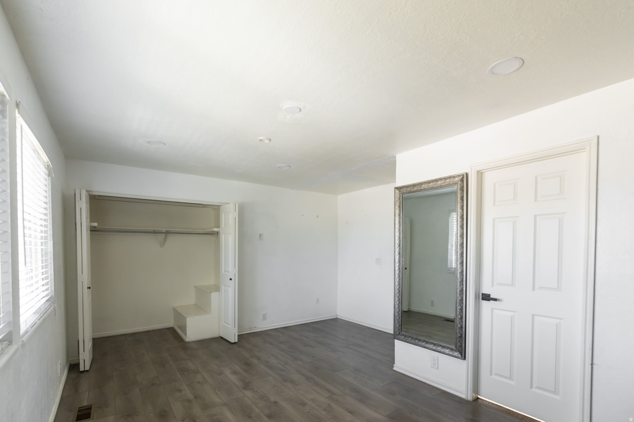 CREATIVE ESTATES - Residential