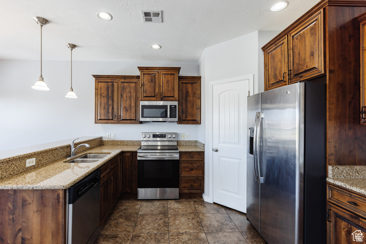 SHADOW MOUNTAIN TOWNHOMES - Residential