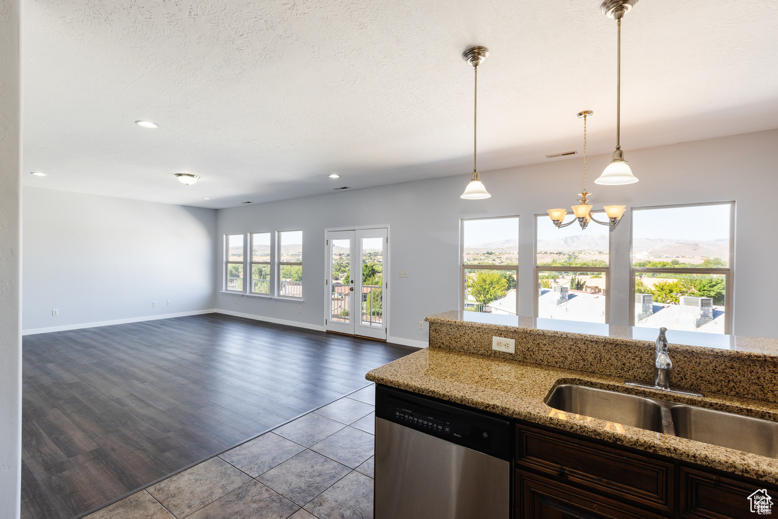 SHADOW MOUNTAIN TOWNHOMES - Residential