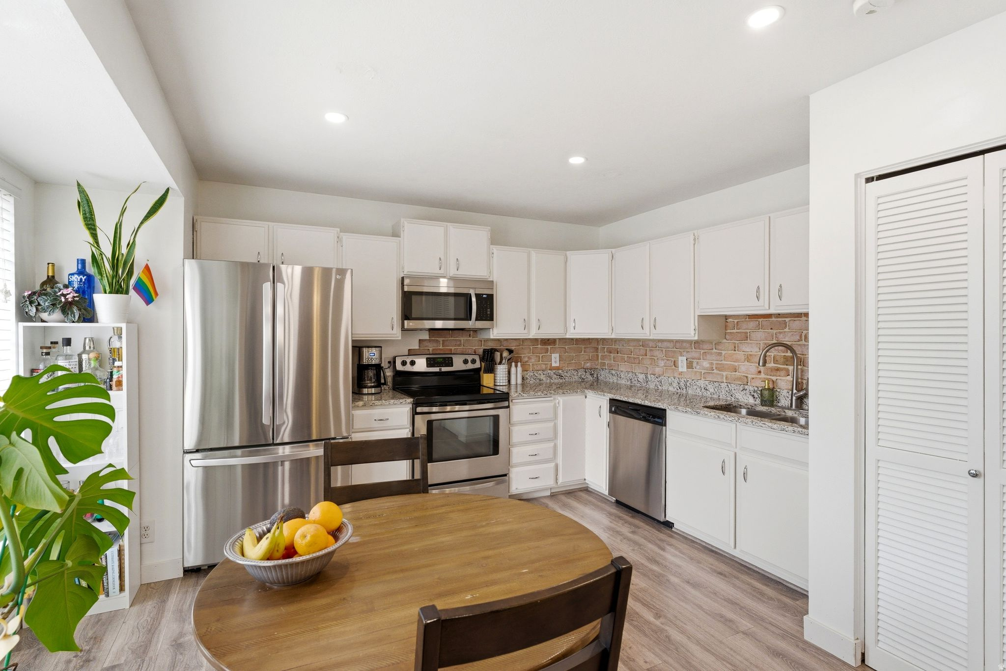 IVY COURT CONDM - Residential