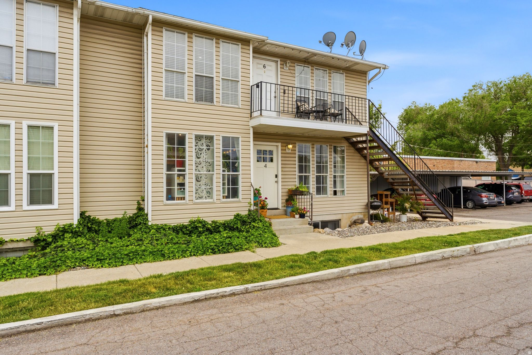 IVY COURT CONDM - Residential