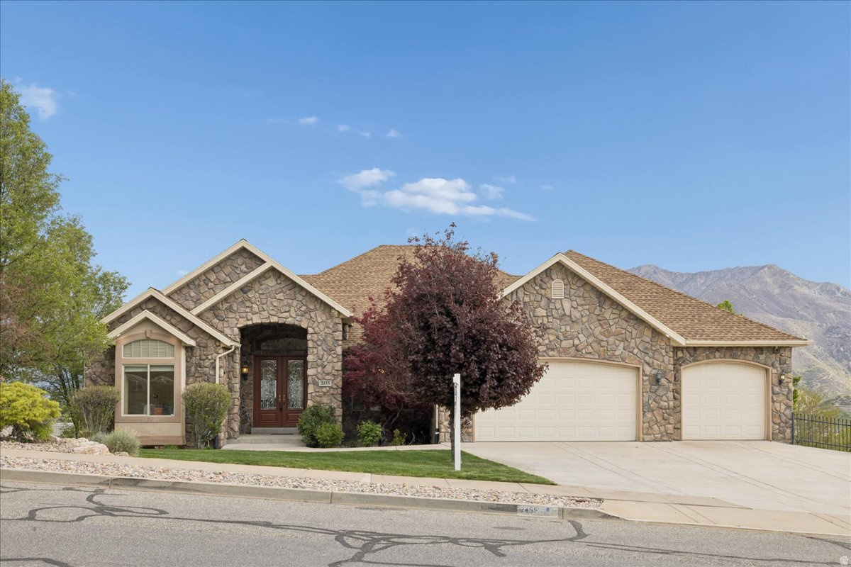 OAK MEADOWS - Residential