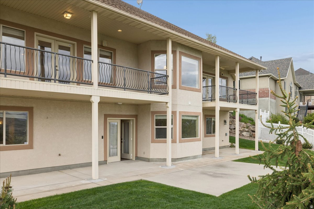 OAK MEADOWS - Residential