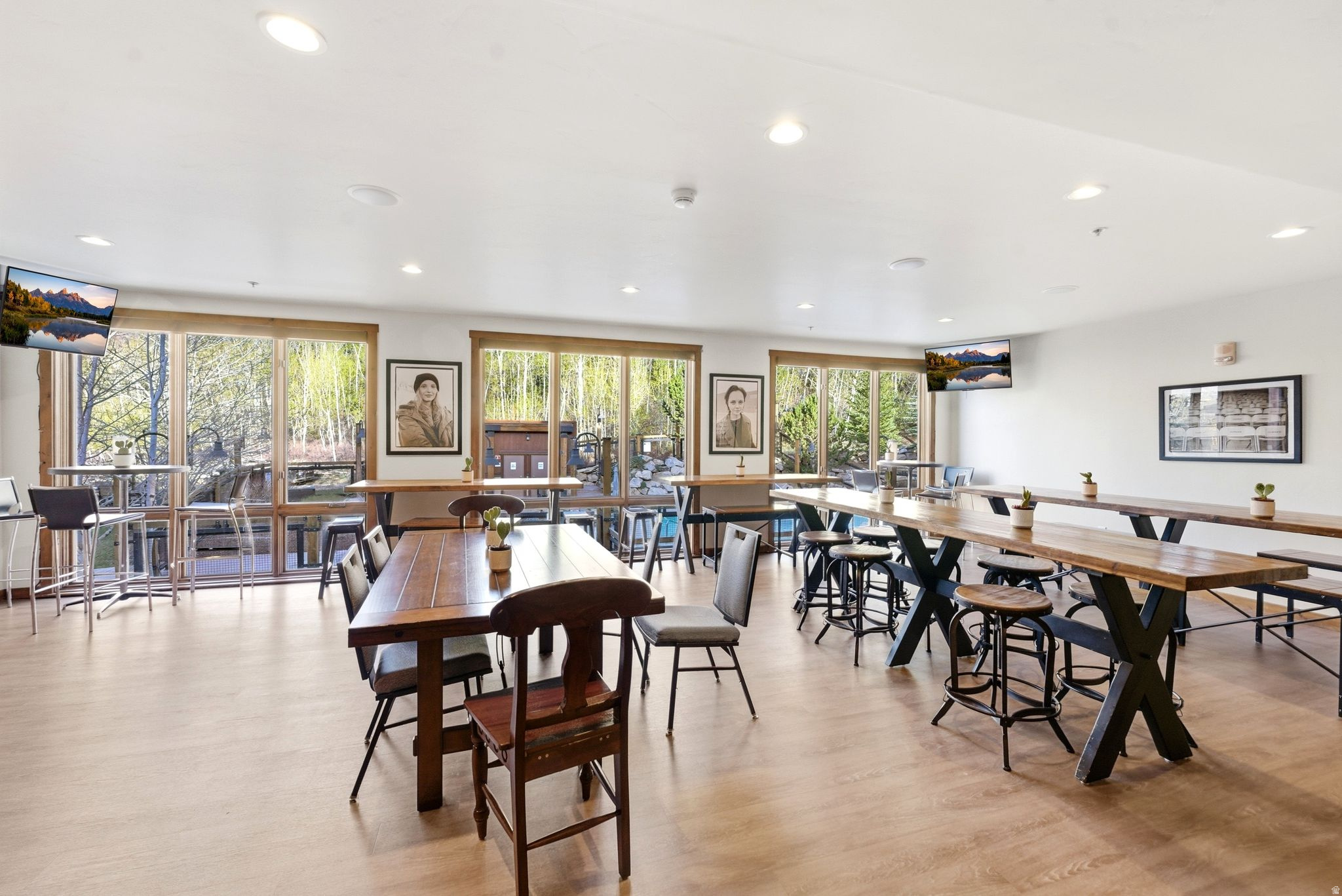 DEER VALLEY PHASE II CONDOMINIUM - Residential