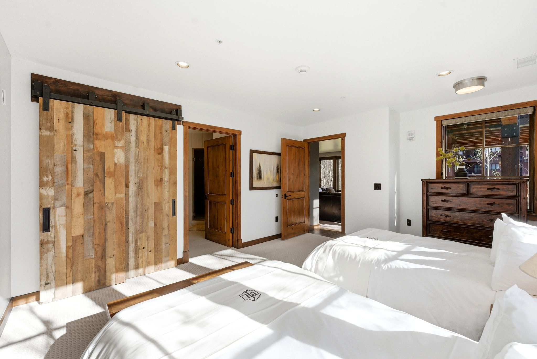 DEER VALLEY PHASE II CONDOMINIUM - Residential