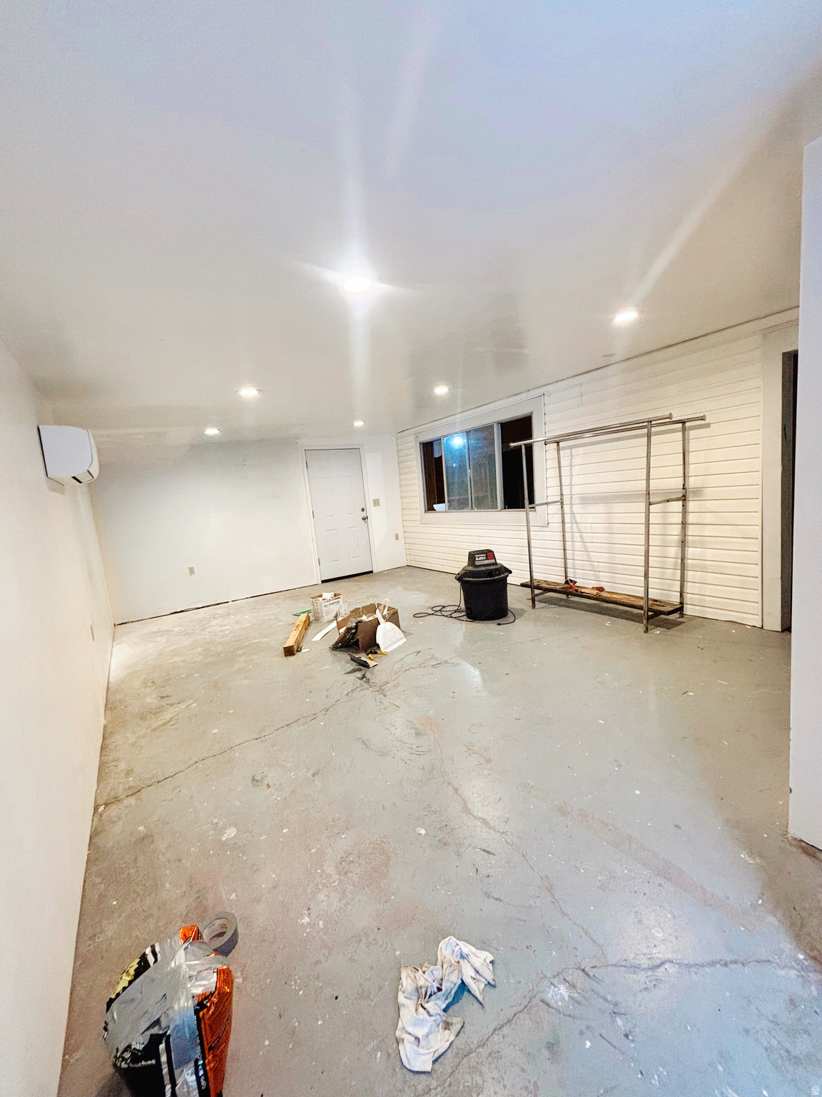 DANMOR - Commercial Sale