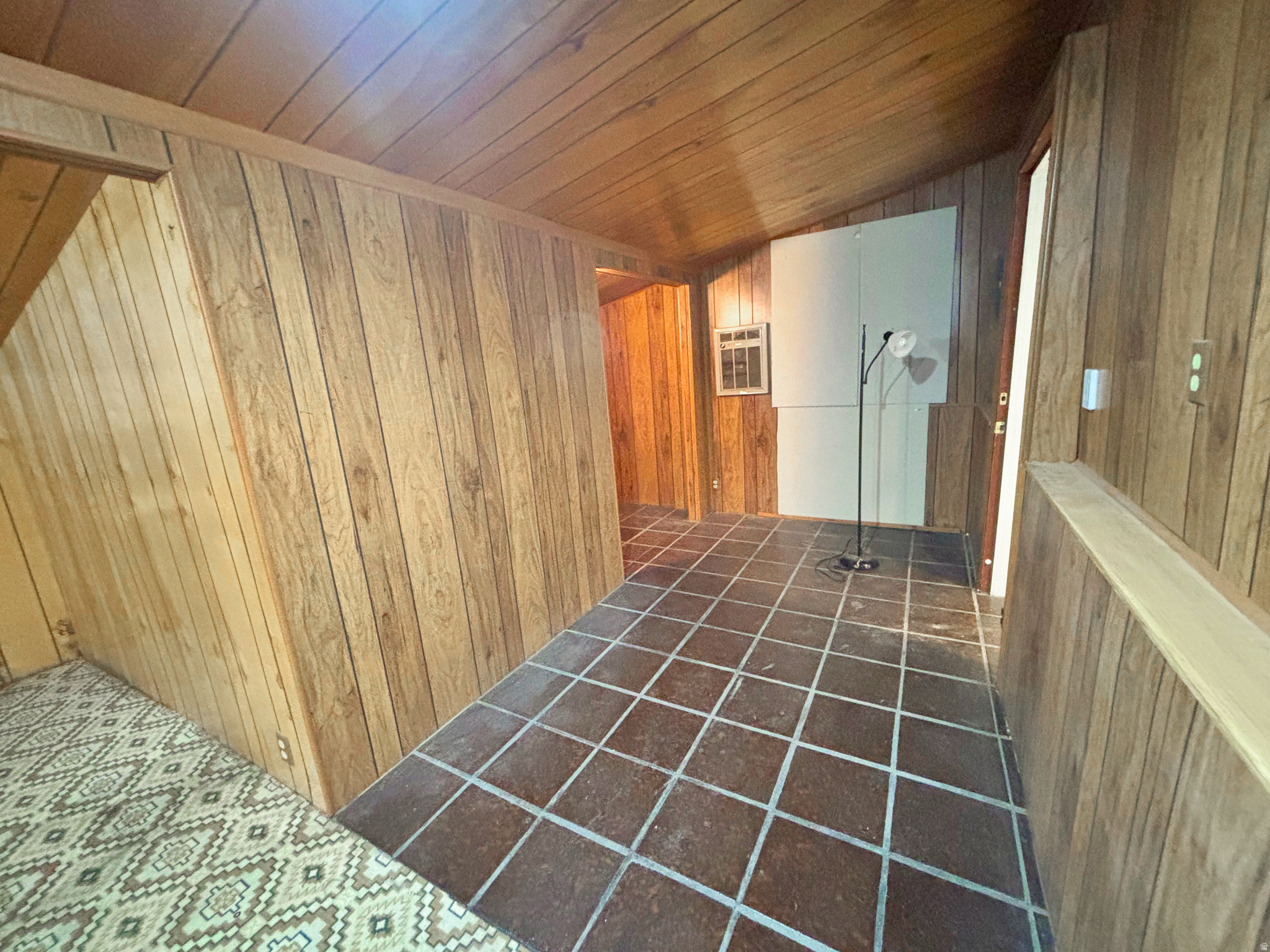 DANMOR - Commercial Sale