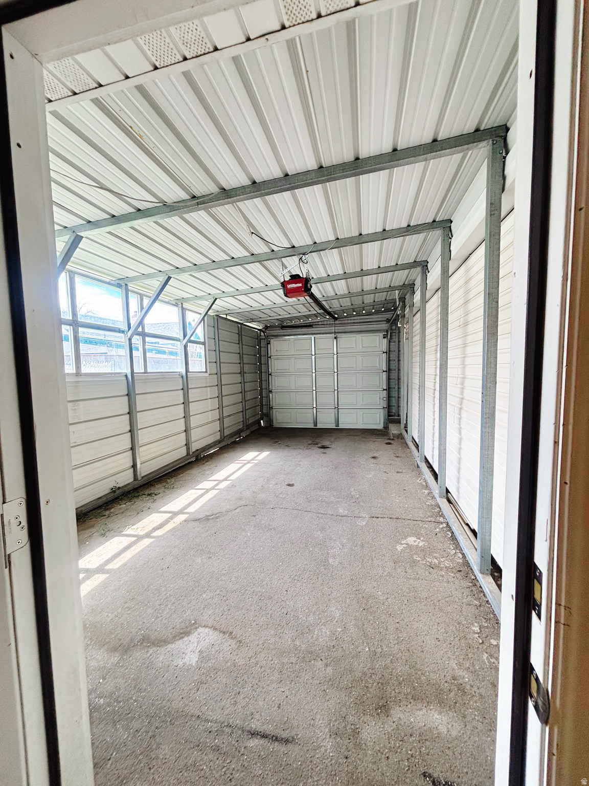 DANMOR - Commercial Sale