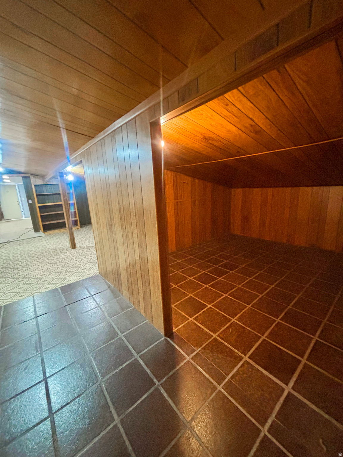 DANMOR - Commercial Sale