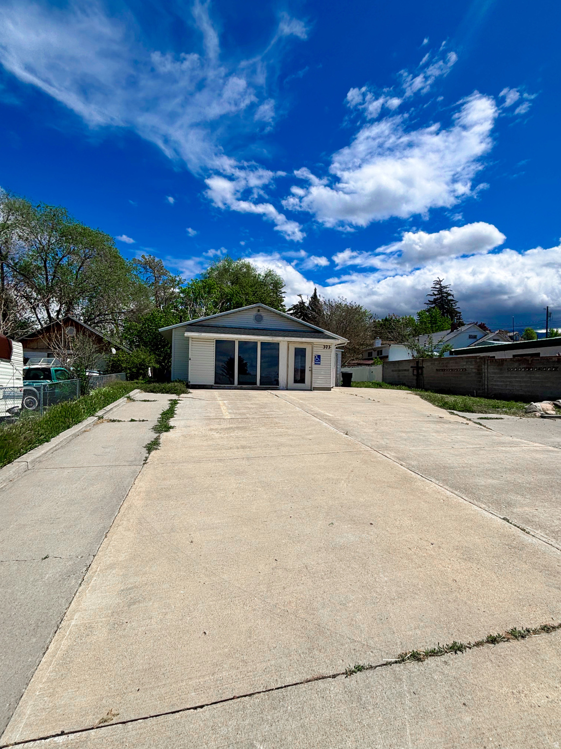 DANMOR - Commercial Sale
