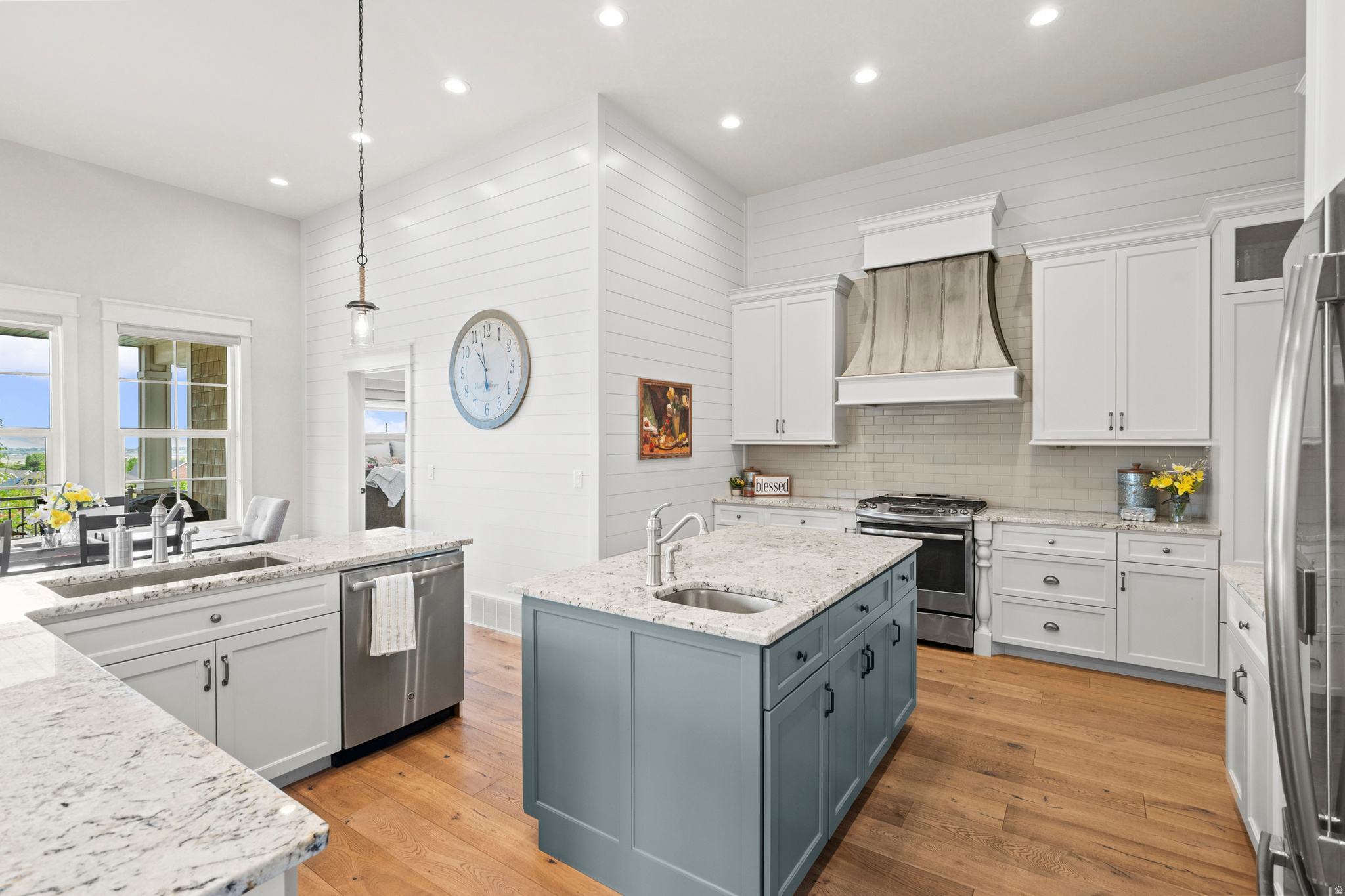 MOUNTAIN VIEW - Residential