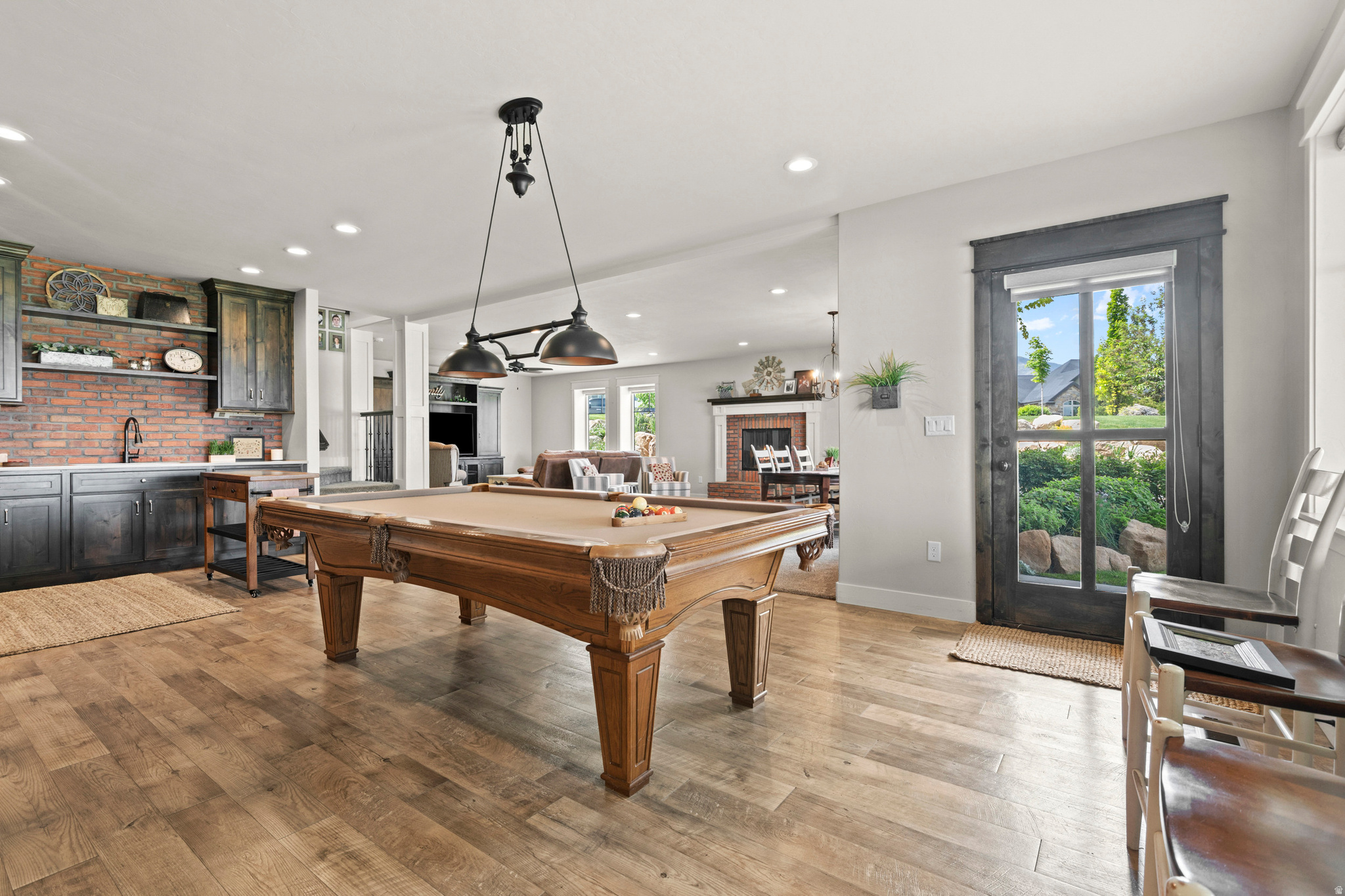 MOUNTAIN VIEW - Residential