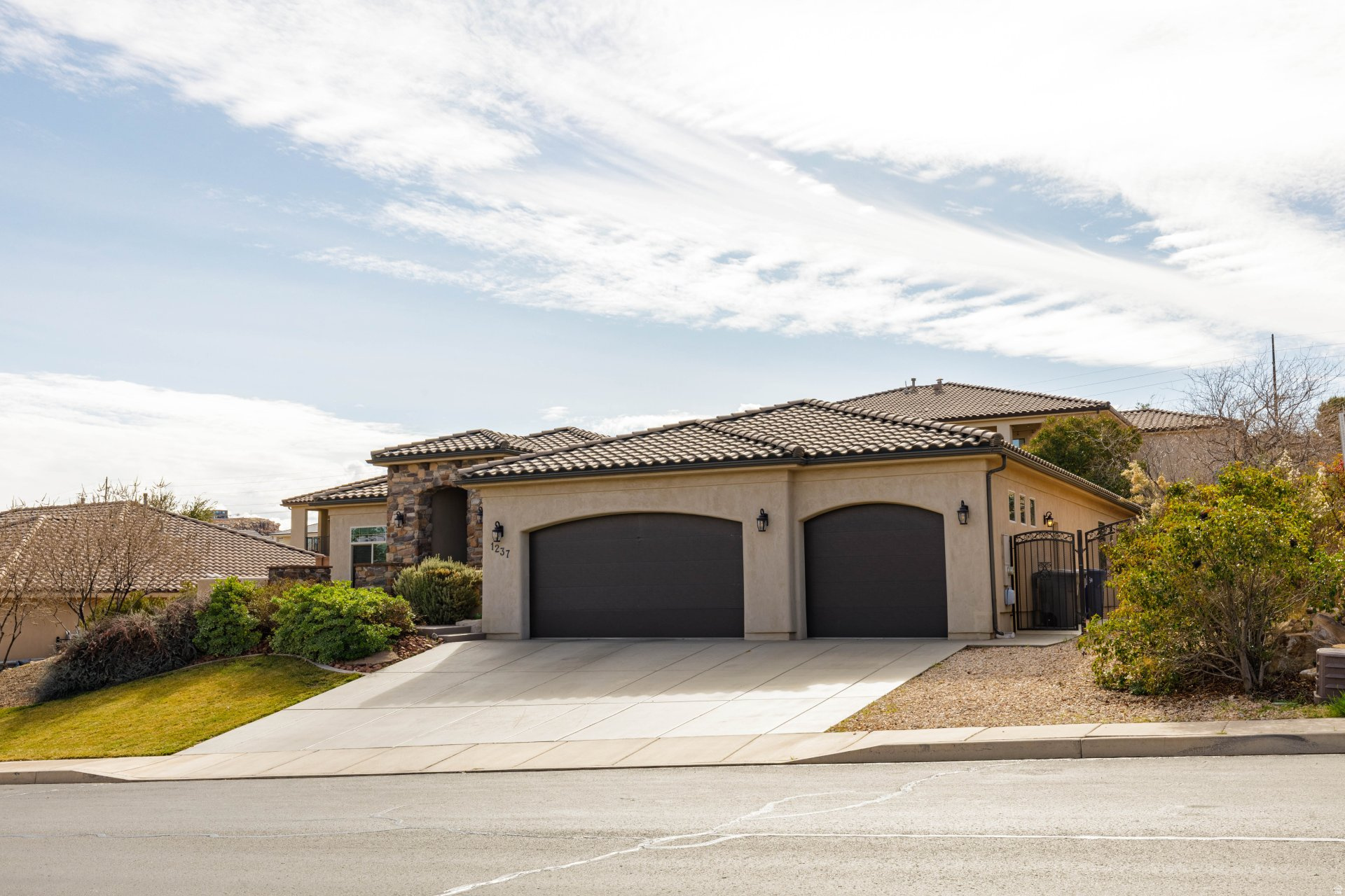 TONAQUINT TERRACE PH 1 - Residential