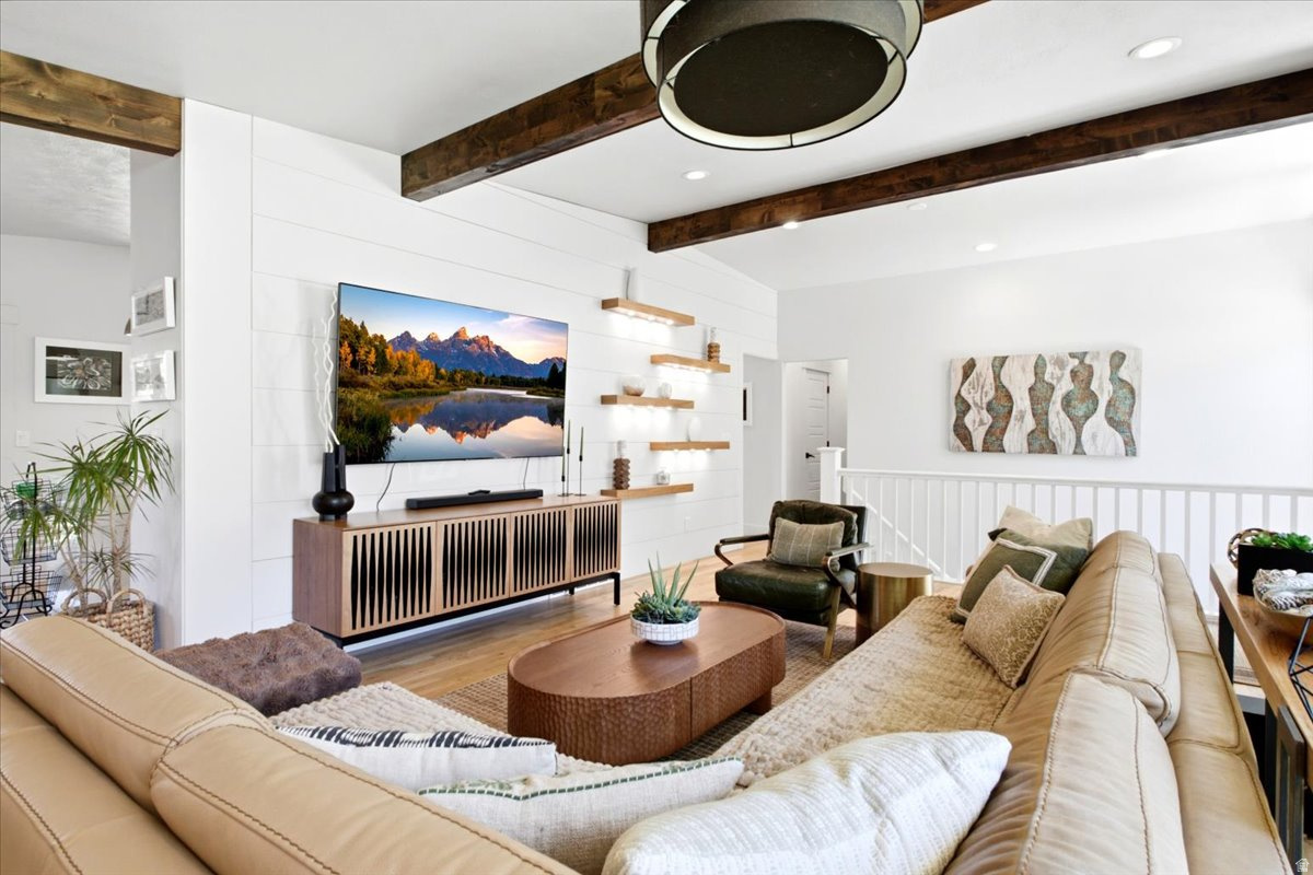 WILLOW CREEK - Residential