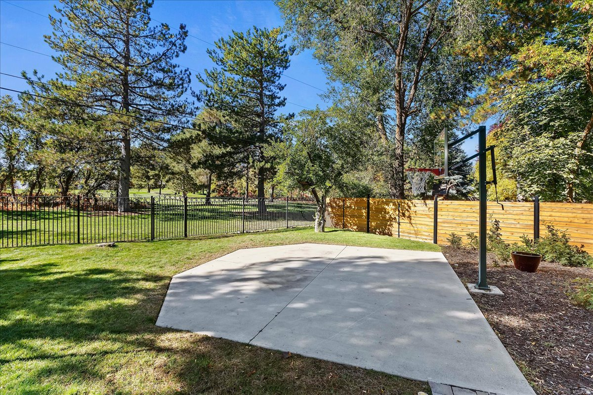 WILLOW CREEK - Residential