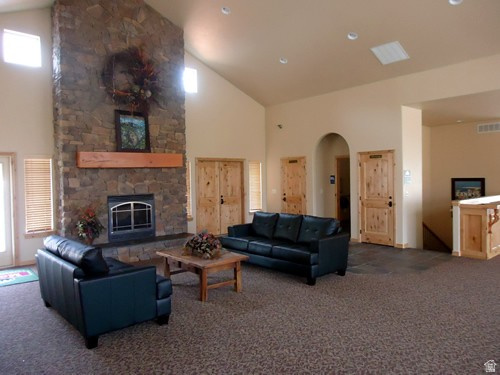 MOOSE HOLLOW CONDOMINIUMS - Residential