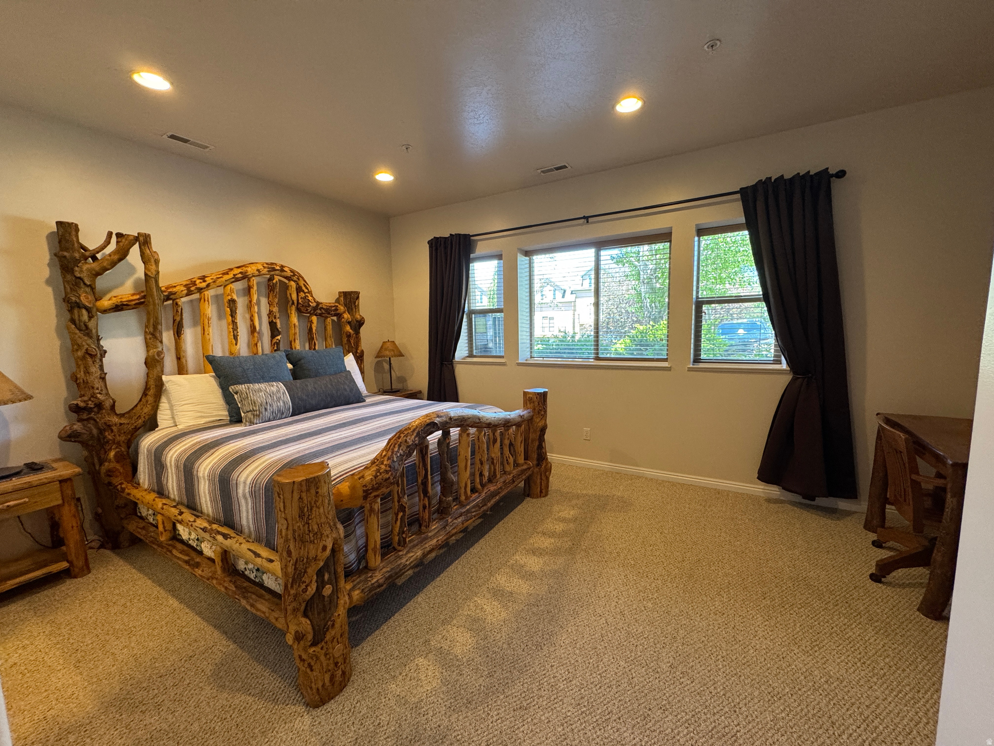 MOOSE HOLLOW CONDOMINIUMS - Residential