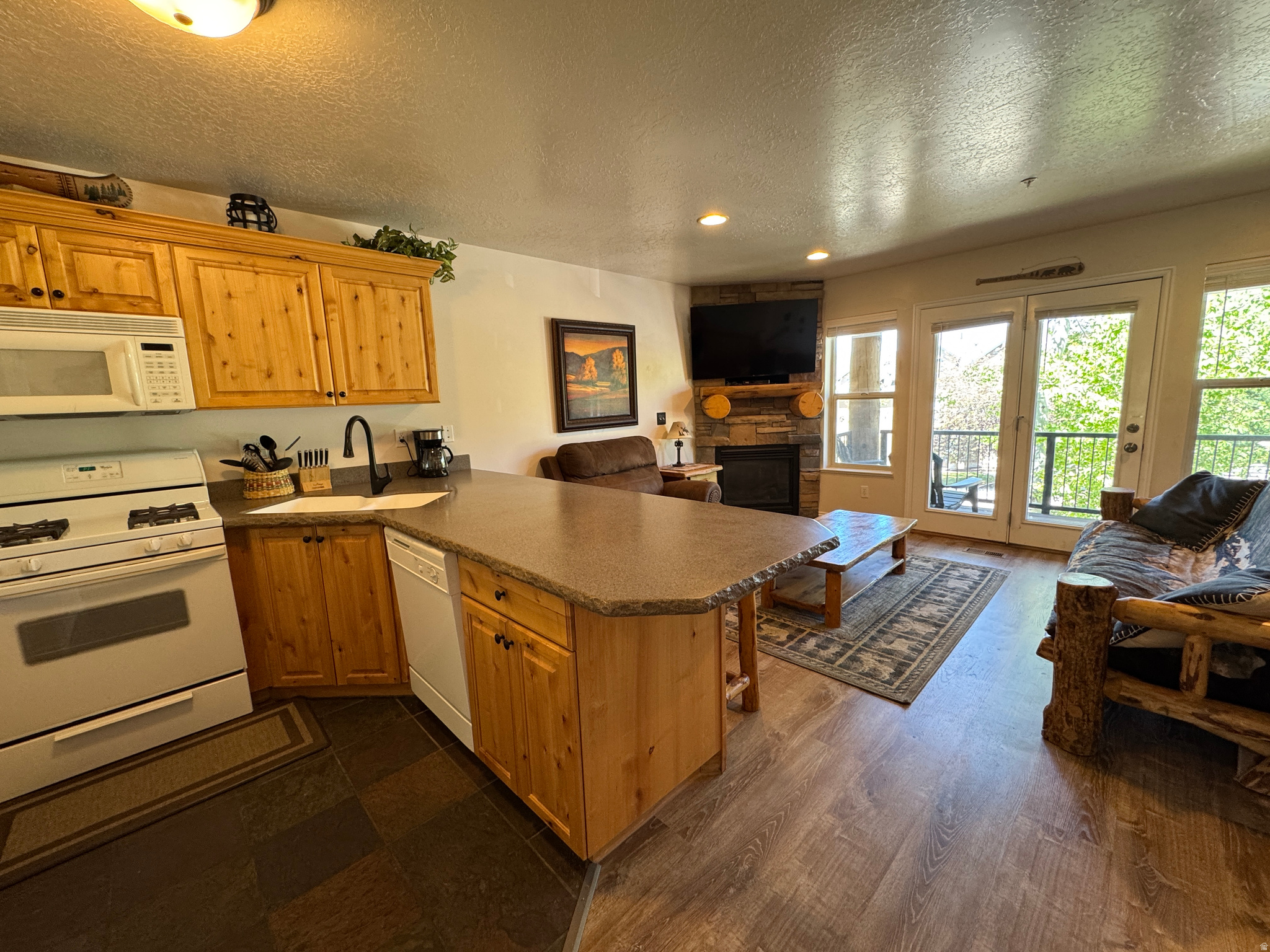 MOOSE HOLLOW CONDOMINIUMS - Residential