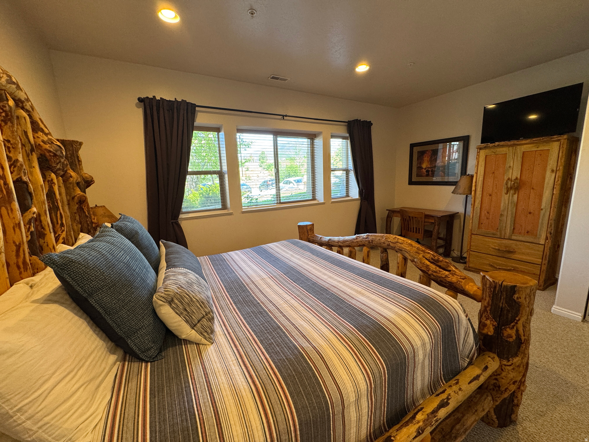 MOOSE HOLLOW CONDOMINIUMS - Residential
