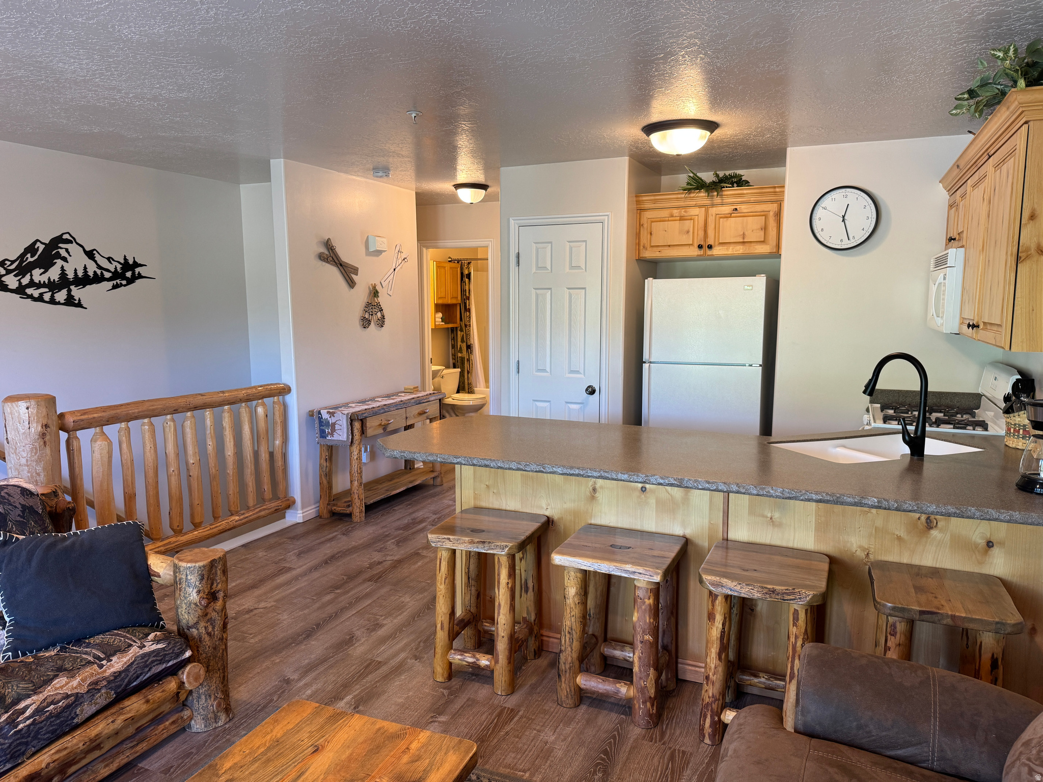 MOOSE HOLLOW CONDOMINIUMS - Residential