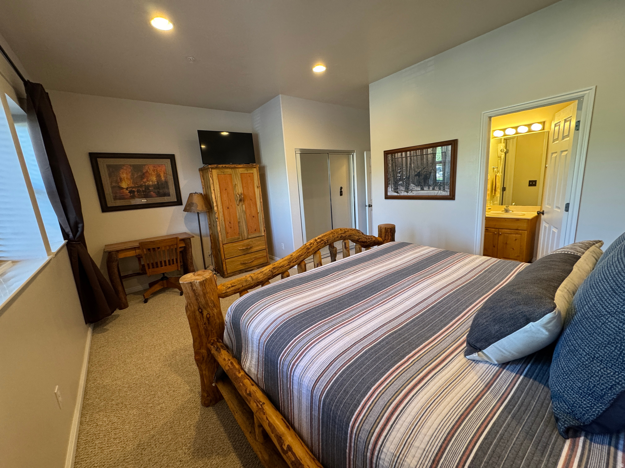 MOOSE HOLLOW CONDOMINIUMS - Residential