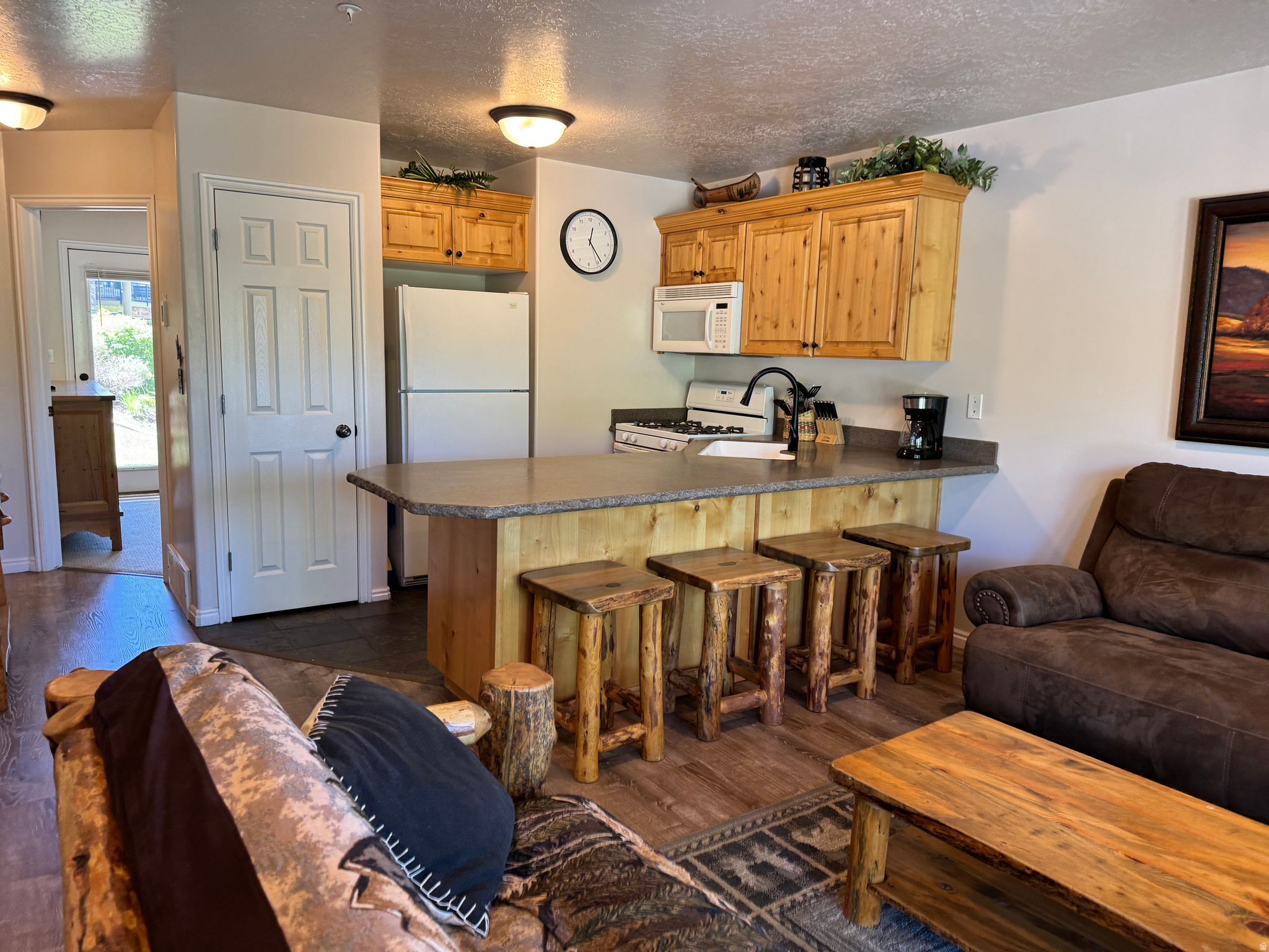 MOOSE HOLLOW CONDOMINIUMS - Residential