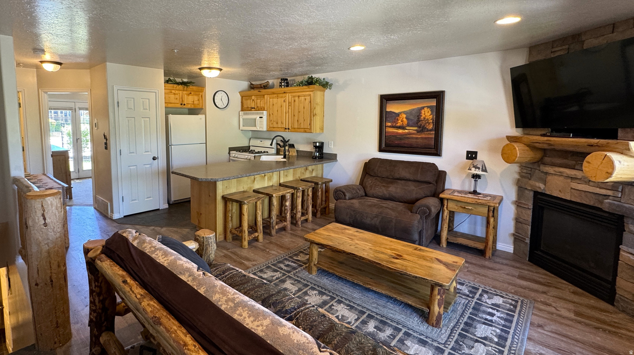 MOOSE HOLLOW CONDOMINIUMS - Residential