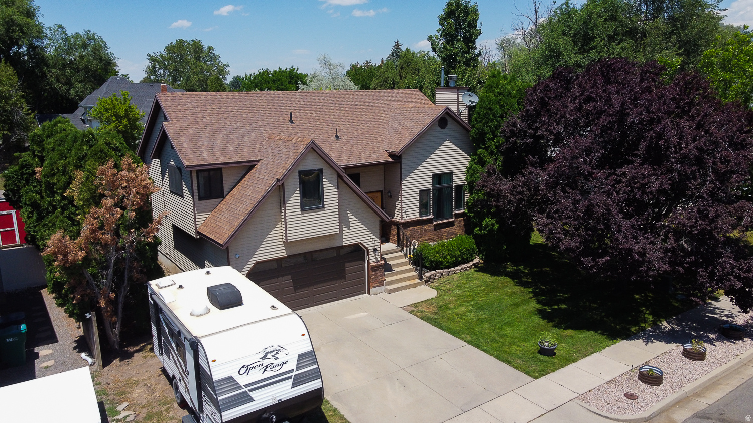 COUNTRY CREEK ESTATES - Residential