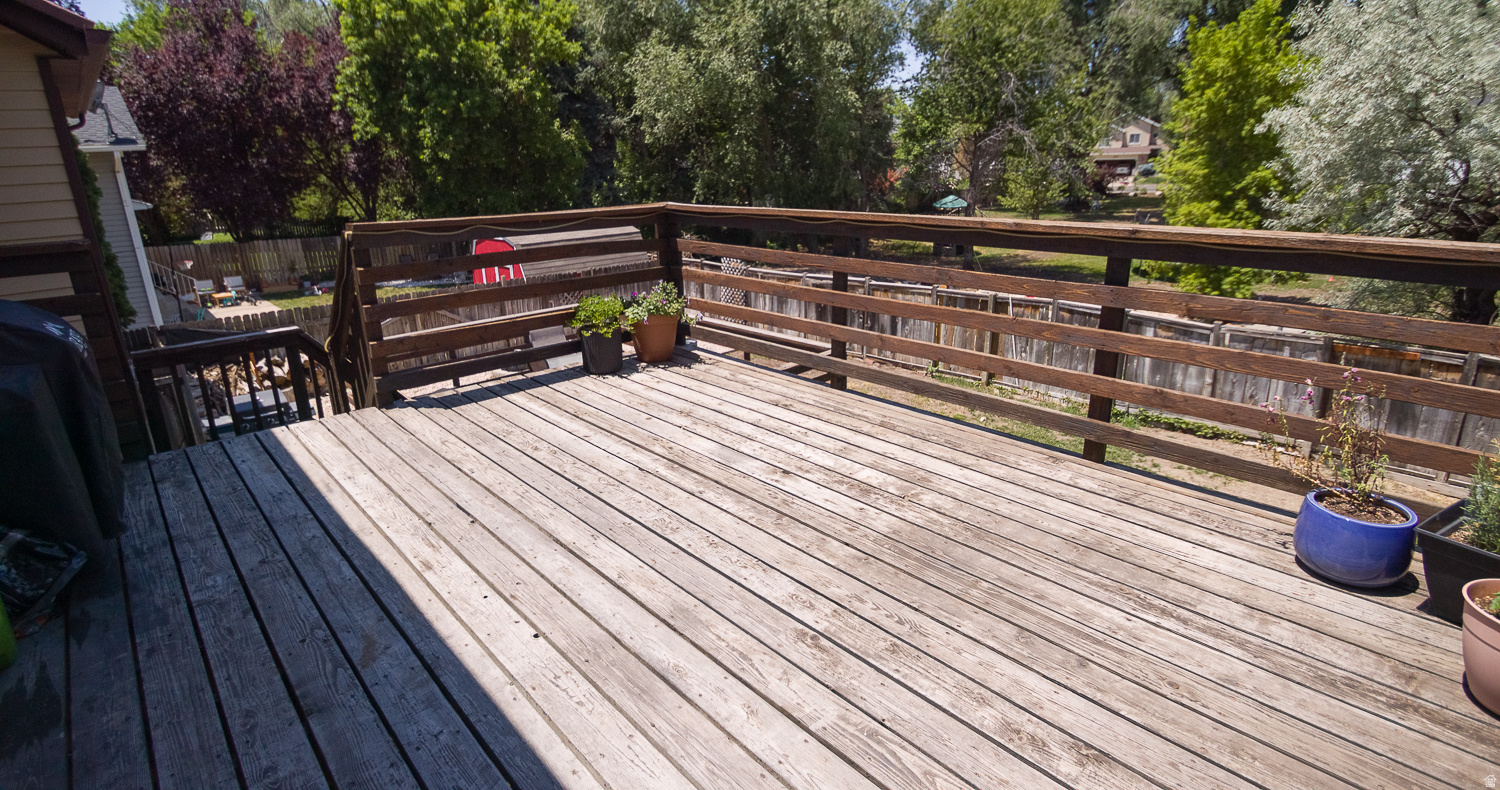 COUNTRY CREEK ESTATES - Residential