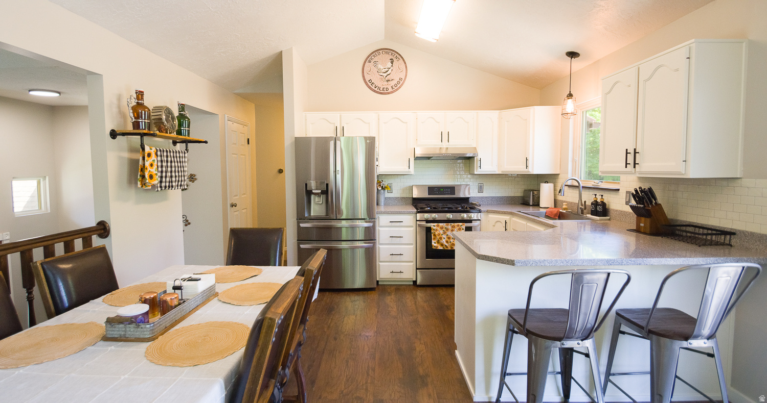 COUNTRY CREEK ESTATES - Residential