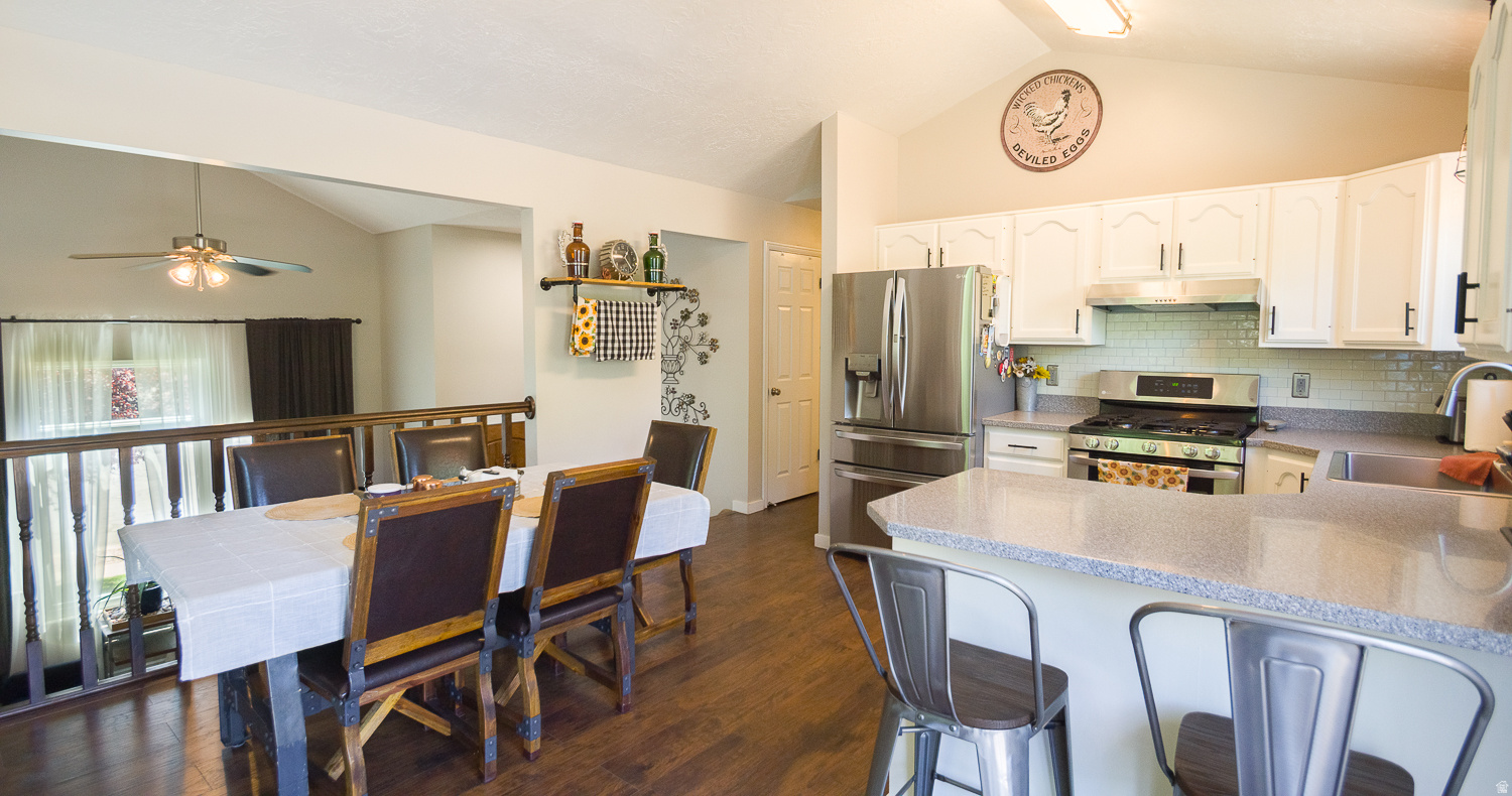 COUNTRY CREEK ESTATES - Residential