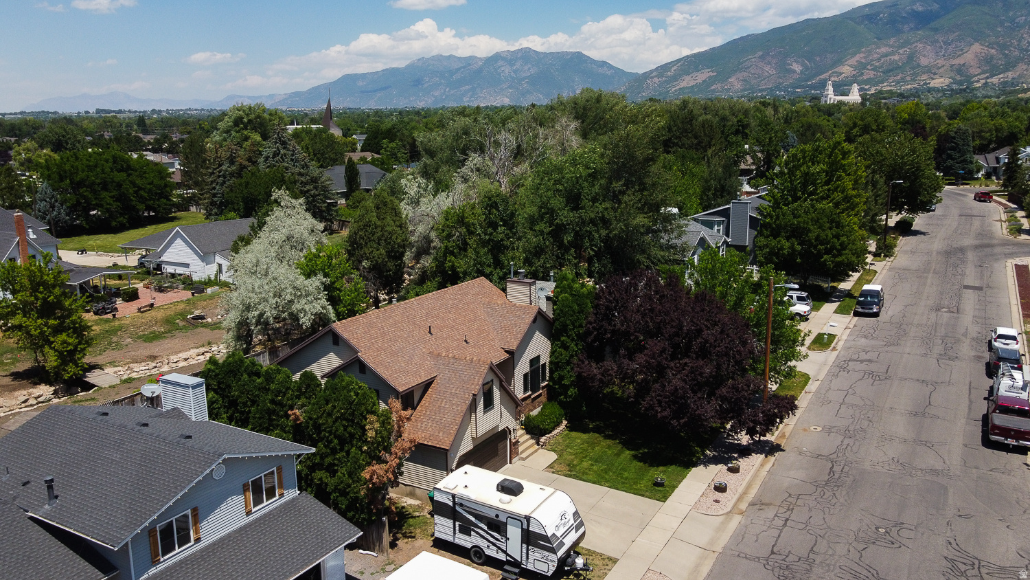 COUNTRY CREEK ESTATES - Residential