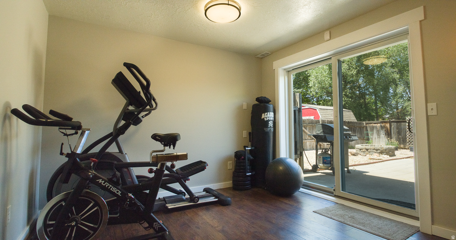 COUNTRY CREEK ESTATES - Residential