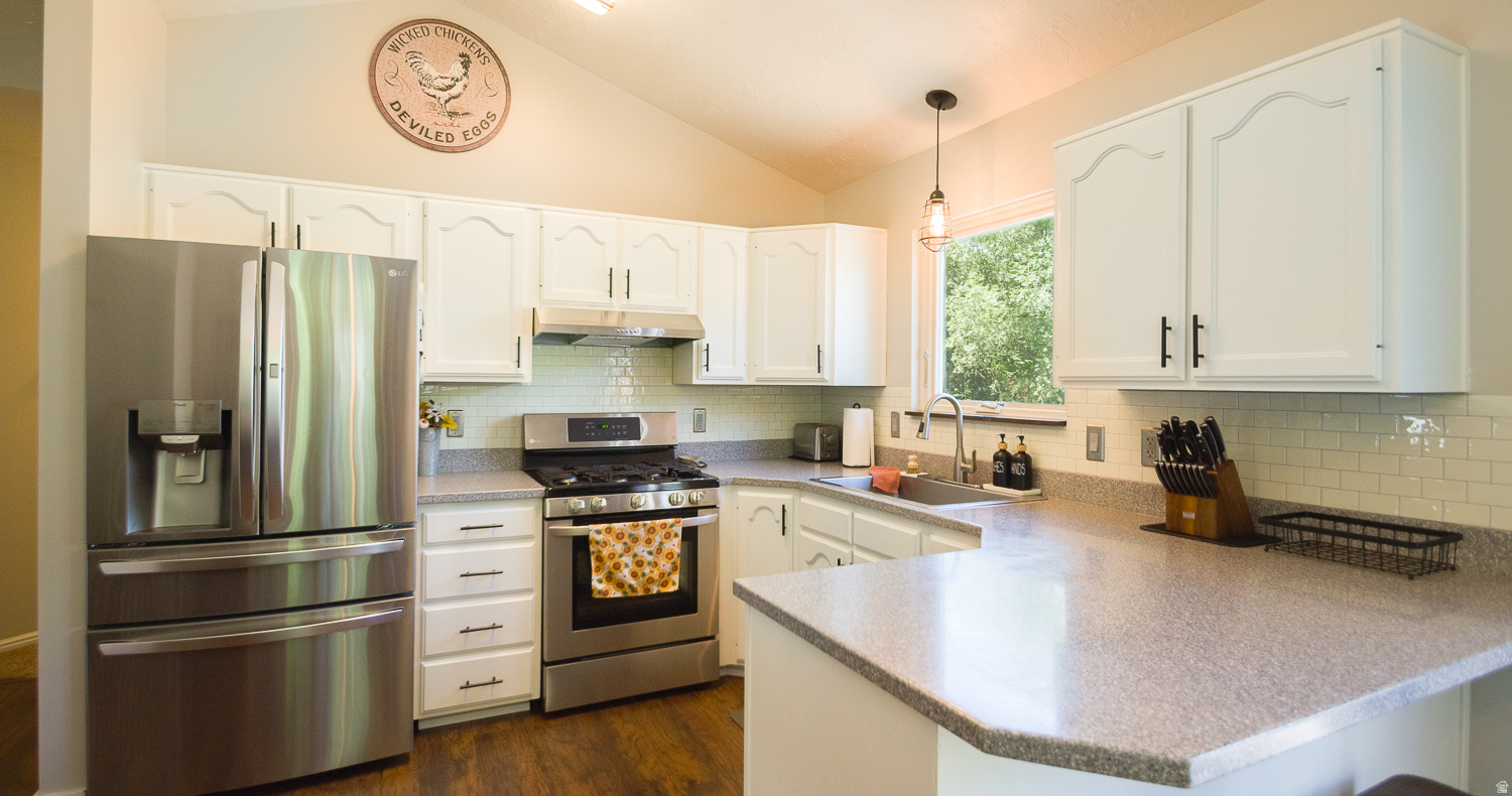 COUNTRY CREEK ESTATES - Residential