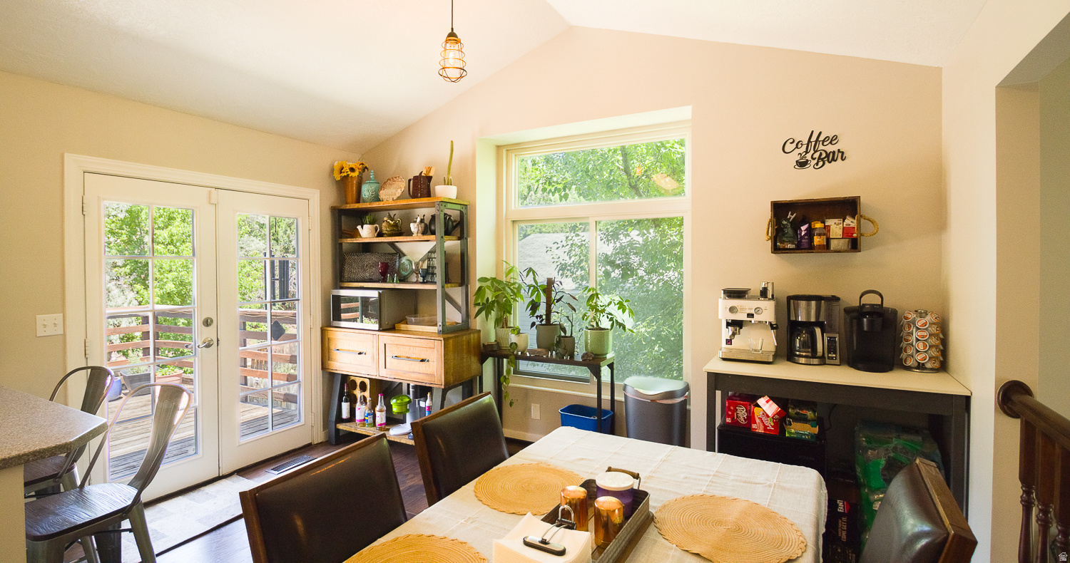 COUNTRY CREEK ESTATES - Residential