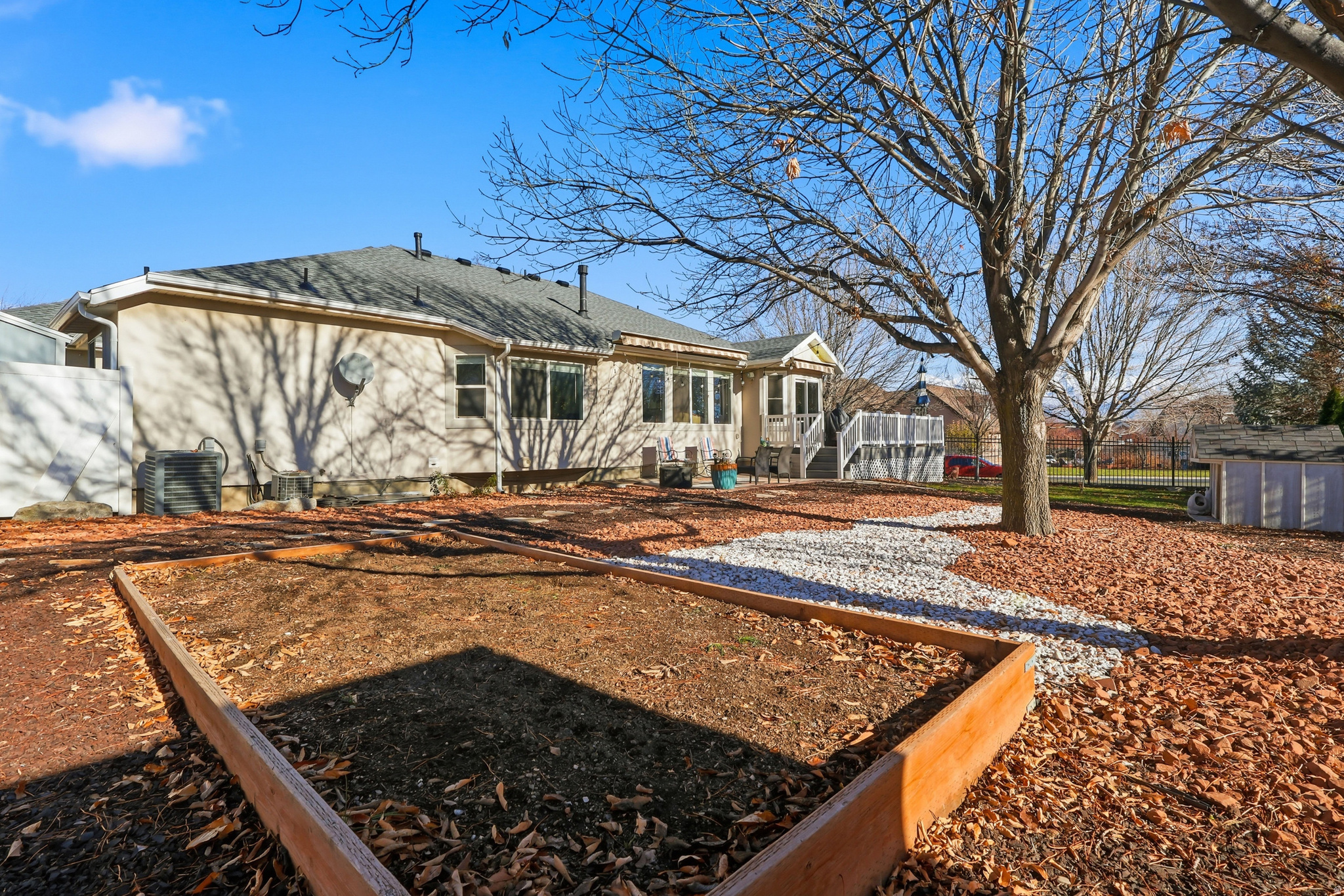 SARATOGA SPRINGS - Residential