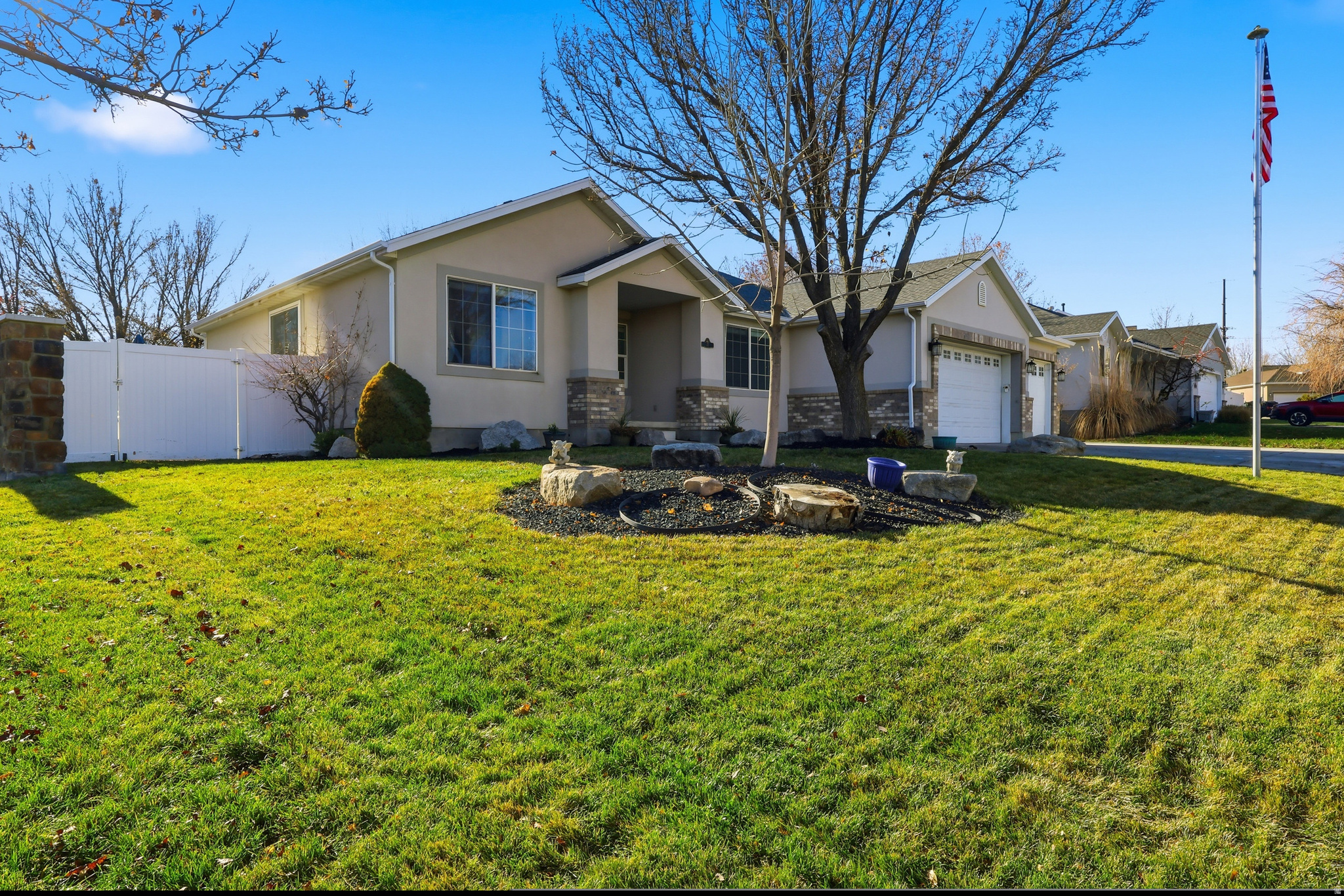 SARATOGA SPRINGS - Residential