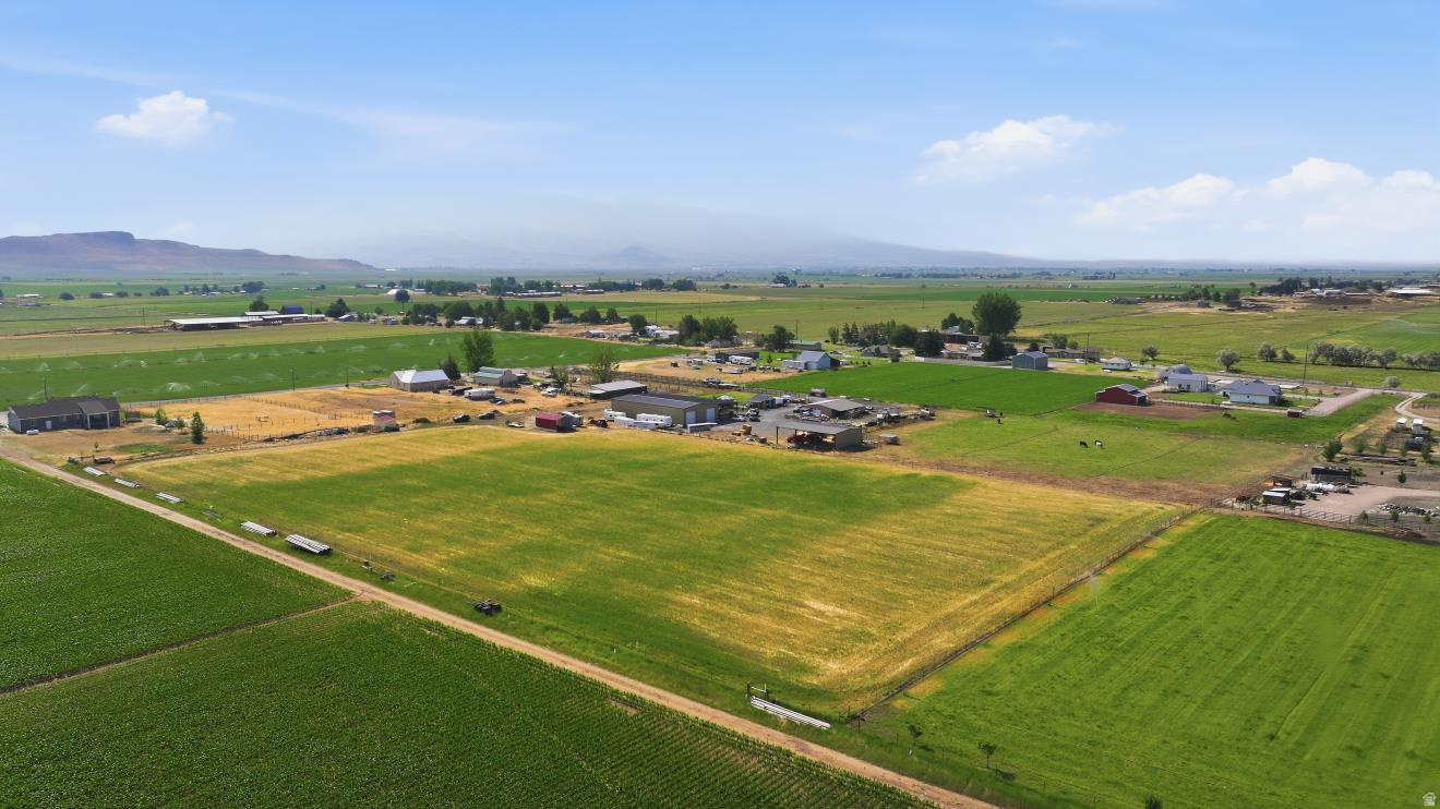 FOXTAIL ESTATES - Land