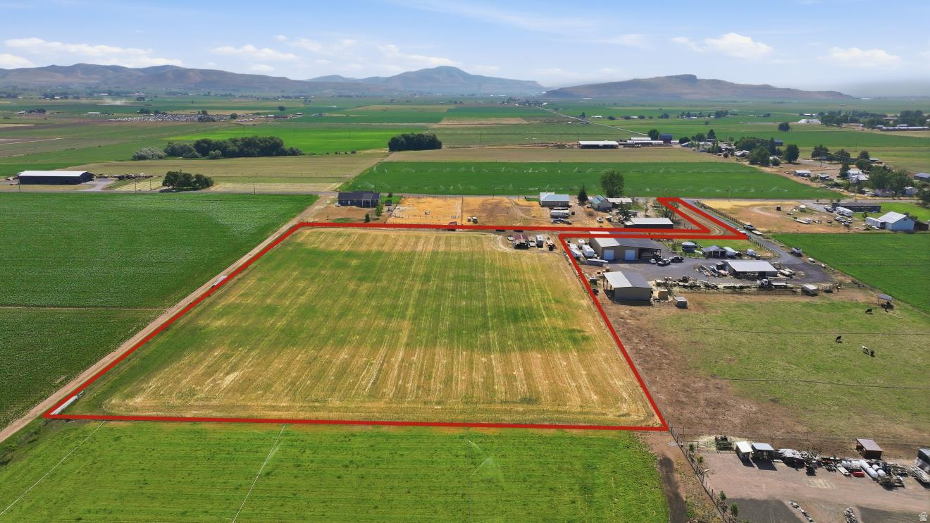 FOXTAIL ESTATES - Land