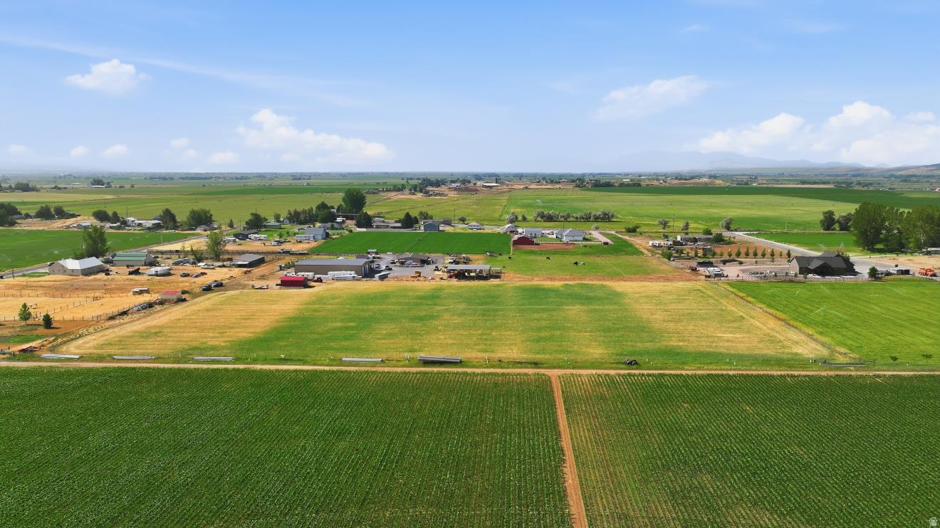 FOXTAIL ESTATES - Land