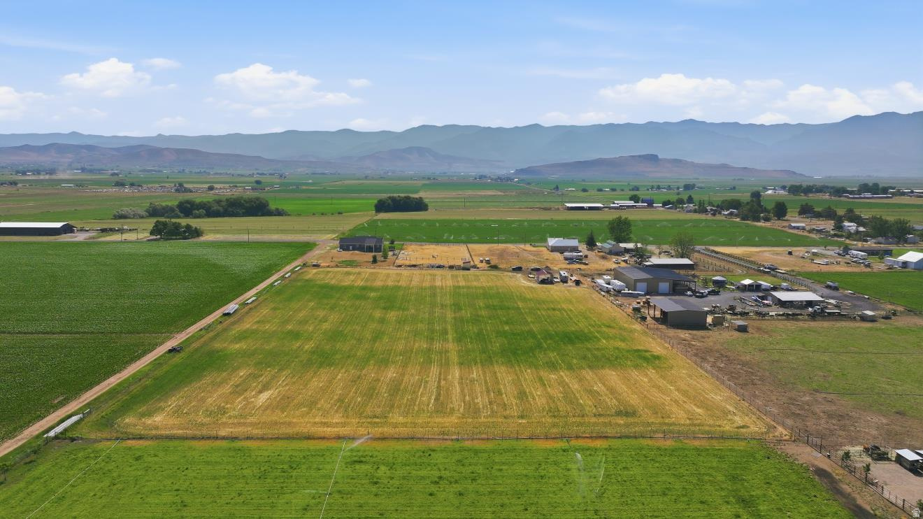 FOXTAIL ESTATES - Land