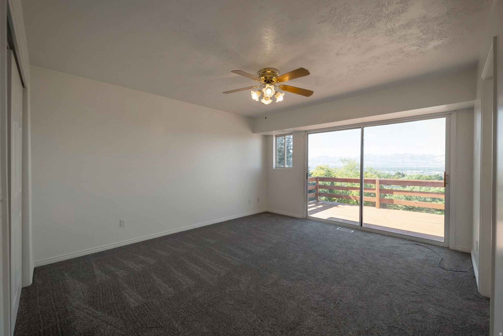 BLUFF AT HIDDEN VALLEY - Residential